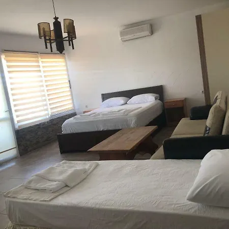 Baratalilar Hotel *